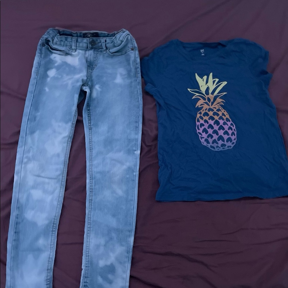 Lucky Brand Cloud Jeans and GAP Pineapple T-Shirt, pair